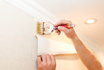 Pose de papier peint à Saint-Pavace — revêtements muraux et toiles de verre